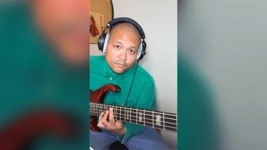 Posido Vega - Playing around with triads