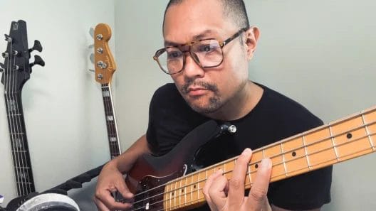 Posido Vega - Practicing the bass guitar