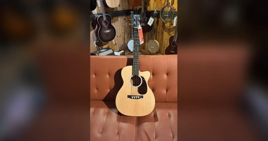 Martin 000CJR-10E Acoustic-Electric Bass Guitar